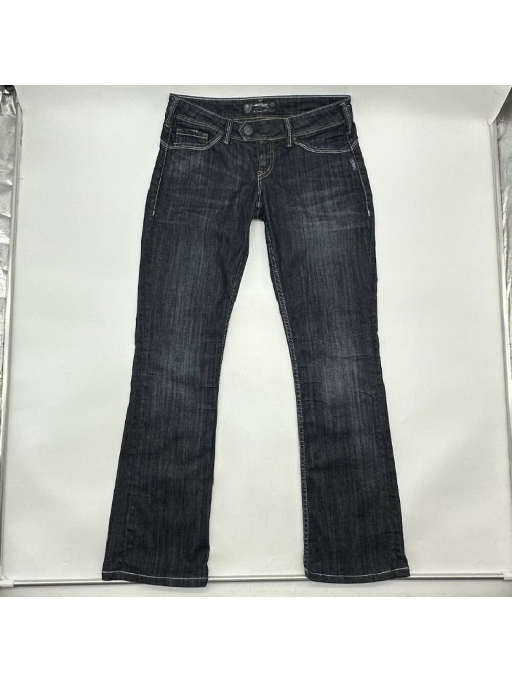Silver Jeans Tuesday 16 1/2 Size W28/L31 Blue Denim Low Rise Slim Bootcut Jeans